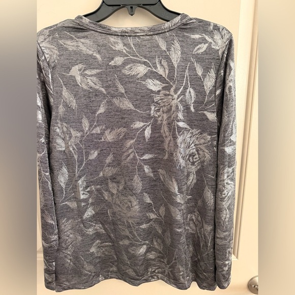 NWT Chico’s Metallic Layering Tee. Charcoal/Silver. Chicos size 2 (12-14). - Picture 5 of 5